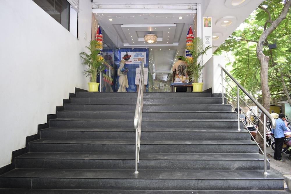 Hotel Sumith Palace Pondicherry Dış mekan fotoğraf